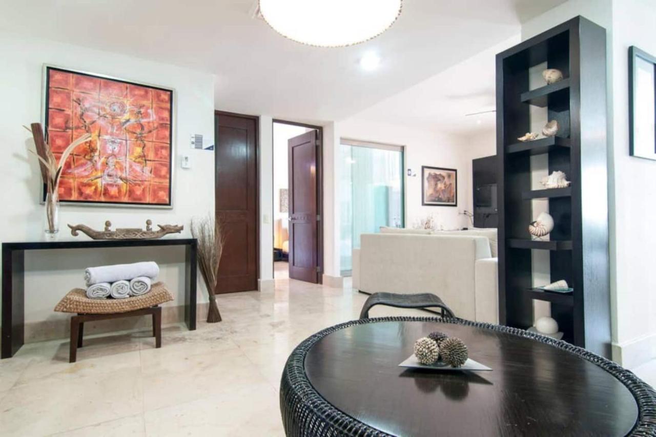 Luxurious & Central Condo In Playa Steps From The Beach Playa del Carmen Exterior foto