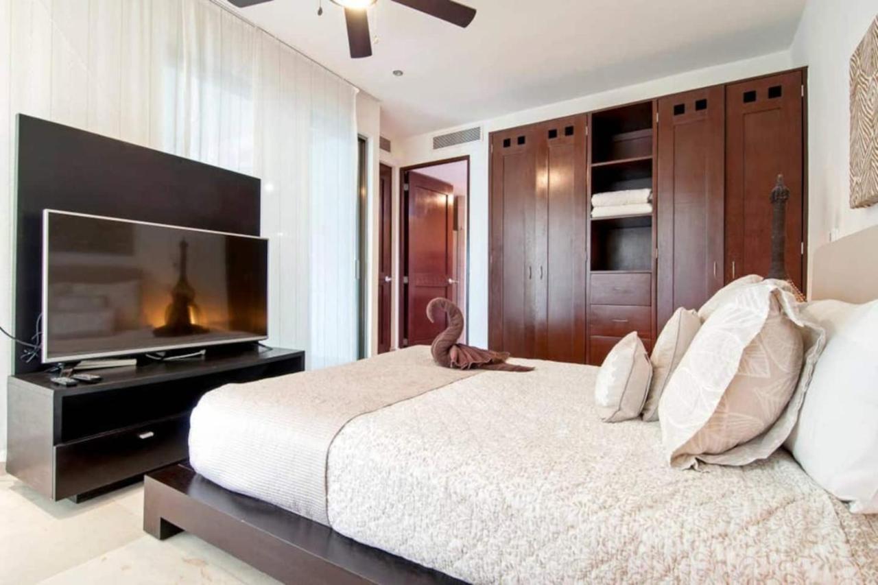 Luxurious & Central Condo In Playa Steps From The Beach Playa del Carmen Exterior foto