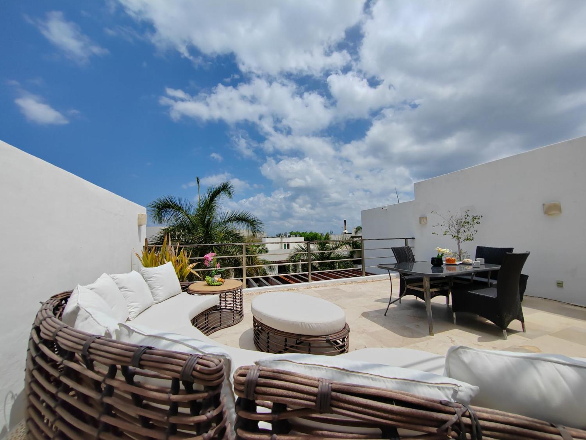 Luxurious & Central Condo In Playa Steps From The Beach Playa del Carmen Exterior foto