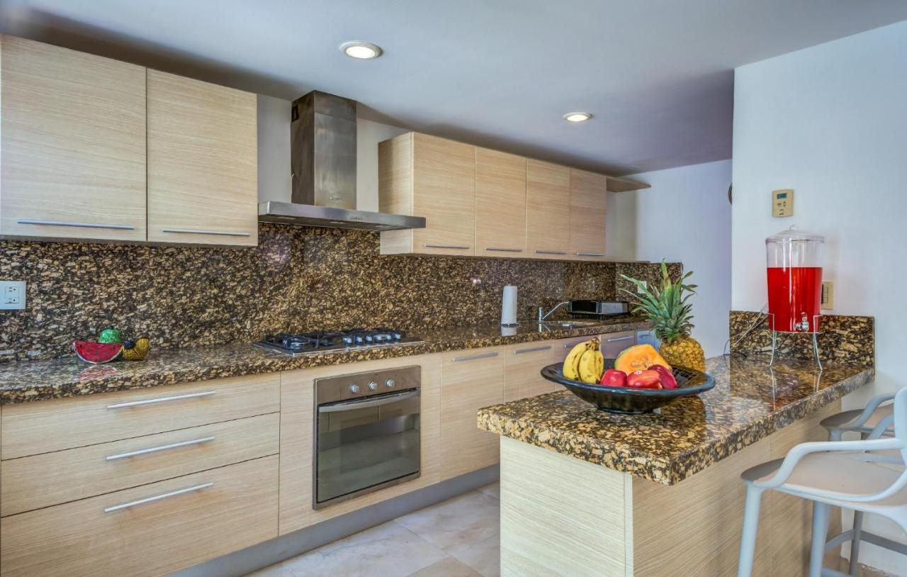 Luxurious & Central Condo In Playa Steps From The Beach Playa del Carmen Exterior foto